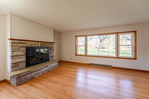 22915 Lahon Rd, Steger, IL 60475 photo 4