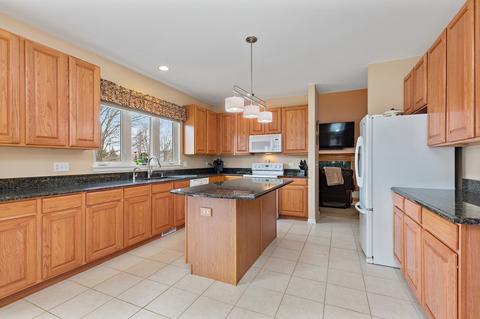 3551 Wintergreen Ter, Algonquin, IL 60102 photo 11