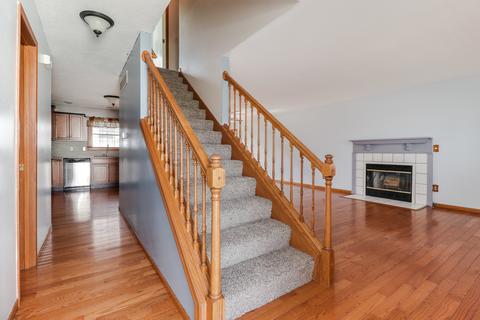 5 Reading Rd, Bloomington, IL 61701 photo 2