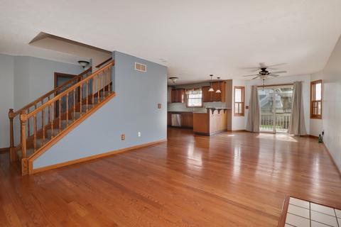 5 Reading Rd, Bloomington, IL 61701 photo 4