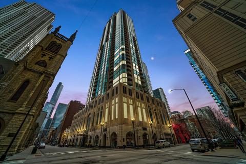 21 E Huron St #2801, Chicago, IL 60611 photo 1