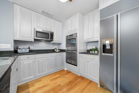 21 E Huron St #2801, Chicago, IL 60611 photo 7