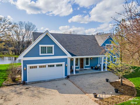 2316 Colby Point Rd, Mchenry, IL 60050 photo 1