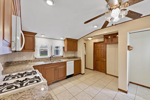 106 W Chippewa St, Dwight, IL 60420 photo 8