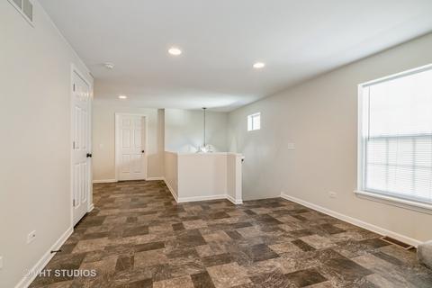 236 E 4th Ave, Naperville, IL 60540 photo 5
