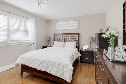 748 Sandy Ln, Des Plaines, IL 60016 photo 12