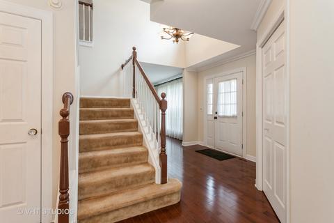 667 Sumac Dr, Aurora, IL 60506 photo 2