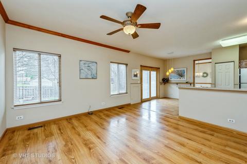 2054 Westridge Blvd, Bartlett, IL 60103 photo 8