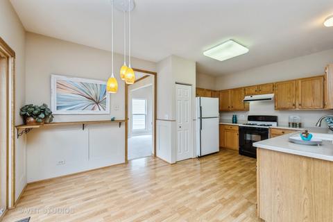 2054 Westridge Blvd, Bartlett, IL 60103 photo 7
