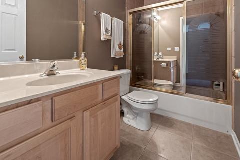 16 W422 87th St, Willowbrook, IL 60527 photo 18