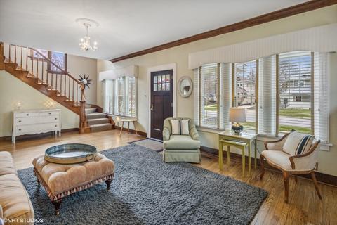 209 W Harrison Ave, Wheaton, IL 60187 photo 14