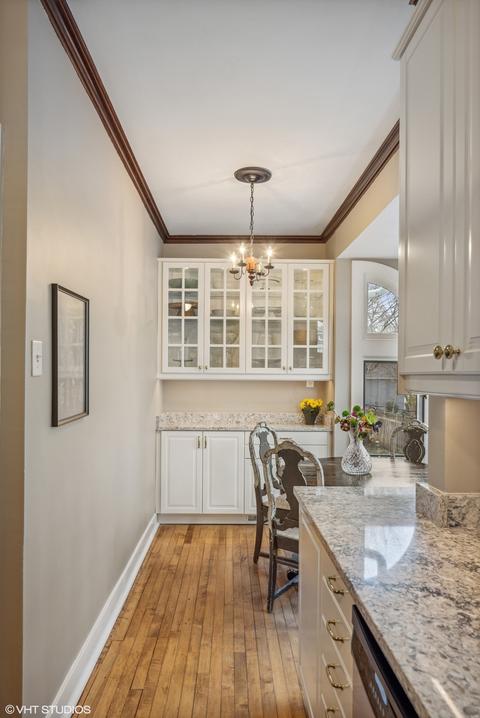 209 W Harrison Ave, Wheaton, IL 60187 photo 7