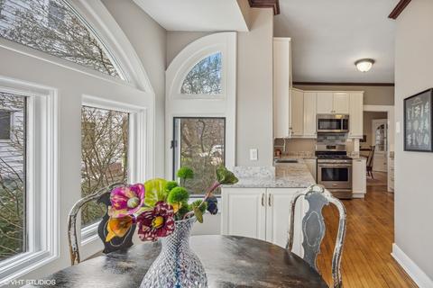 209 W Harrison Ave, Wheaton, IL 60187 photo 8