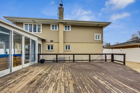 2101 Westview Dr, Des Plaines, IL 60018 photo 19