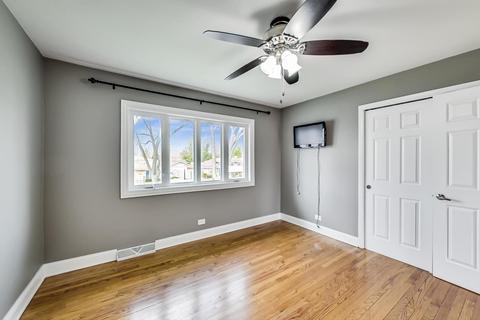 2101 Westview Dr, Des Plaines, IL 60018 photo 13