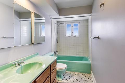 2101 Westview Dr, Des Plaines, IL 60018 photo 15