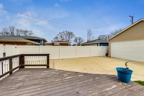 2101 Westview Dr, Des Plaines, IL 60018 photo 20
