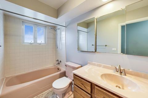 2101 Westview Dr, Des Plaines, IL 60018 photo 14