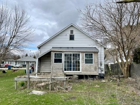 405 W Owsley St, Chenoa, IL 61726 photo 2