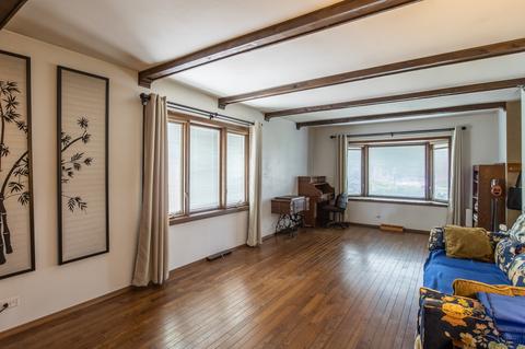 1385 Phoenix Dr, Des Plaines, IL 60018 photo 4