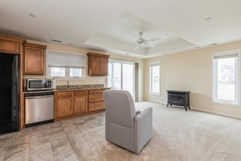 4448 Trailside Ct, Hoffman Estates, IL 60192 photo 2