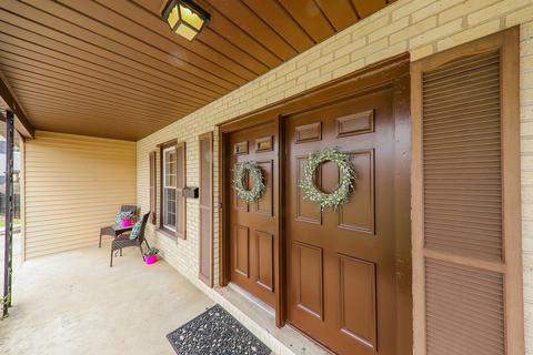 4345 Hoover St, Rolling Meadows, IL 60008 photo 2
