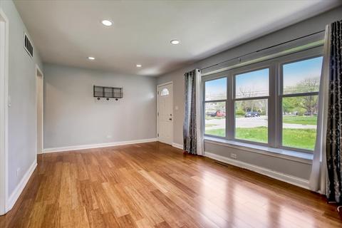 1506 Manchester Rd, Wheaton, IL 60187 photo 4