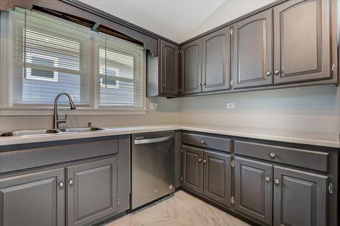 1506 Manchester Rd, Wheaton, IL 60187 photo 10