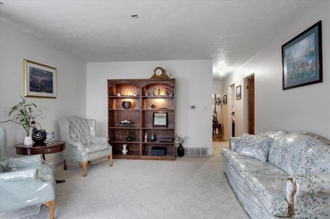 1402 Searle Dr, Normal, IL 61761 photo 3