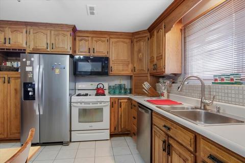 1402 Searle Dr, Normal, IL 61761 photo 9