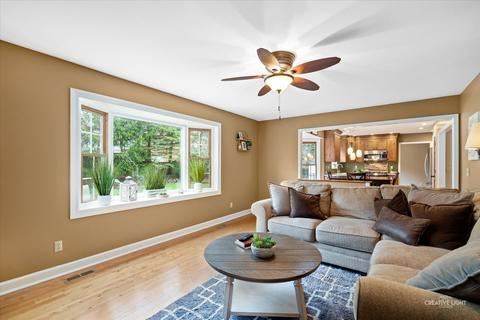 349 Colonial Cir, Geneva, IL 60134 photo 10