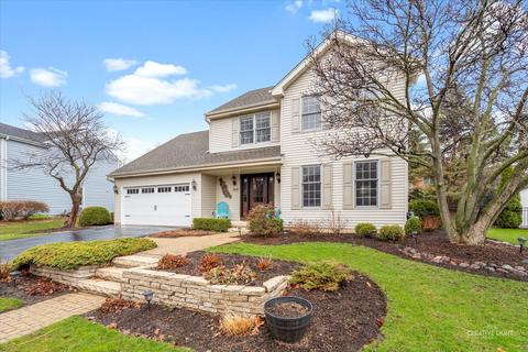 349 Colonial Cir, Geneva, IL 60134 photo 2
