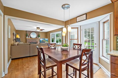 349 Colonial Cir, Geneva, IL 60134 photo 8