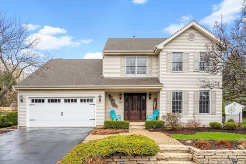 349 Colonial Cir, Geneva, IL 60134 photo 1
