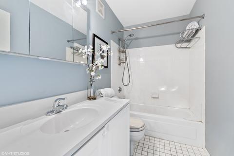 111 W Maple St #2002, Chicago, IL 60610 photo 15