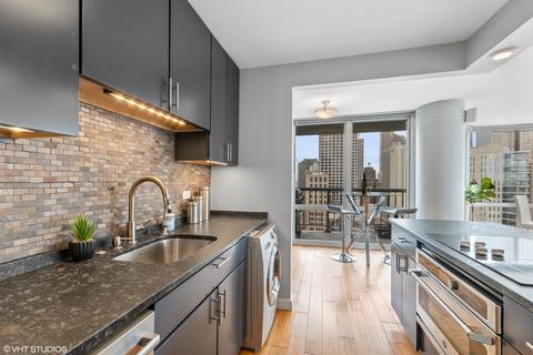 111 W Maple St #2002, Chicago, IL 60610 photo 9