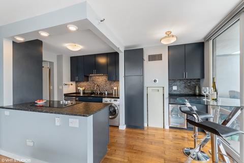 111 W Maple St #2002, Chicago, IL 60610 photo 6