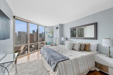 111 W Maple St #2002, Chicago, IL 60610 photo 12