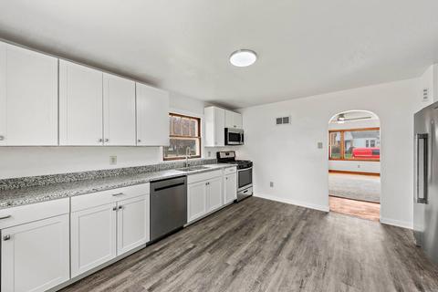 990 W Park Dr, Kankakee, IL 60901 photo 10