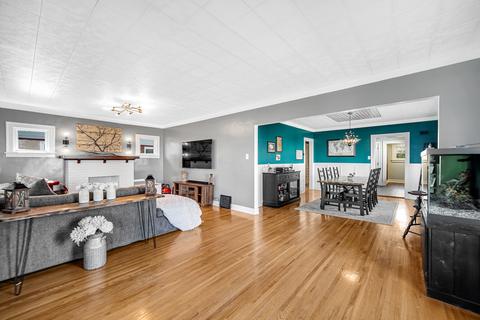 311 E 14th St, Lockport, IL 60441 photo 6
