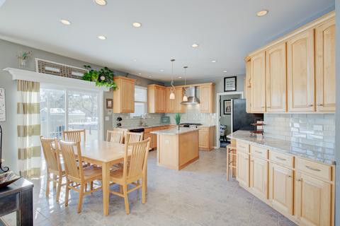 2217 Barrett Dr, Algonquin, IL 60102 photo 9