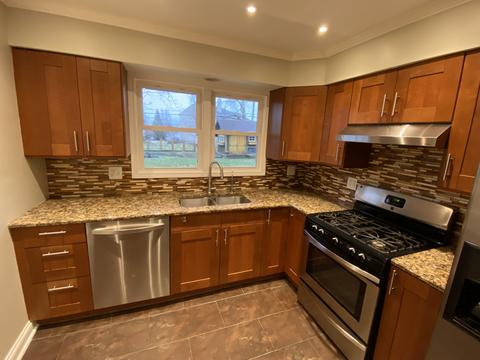 501 Deerpath Dr, Lindenhurst, IL 60046 photo 6