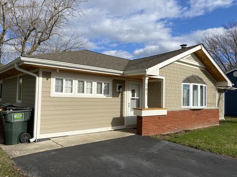 501 Deerpath Dr, Lindenhurst, IL 60046 photo 1