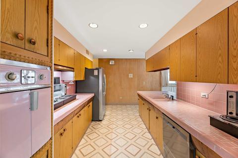 554 Ridge Ave, Evanston, IL 60202 photo 8