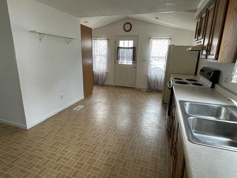 308 S Base St, Morrison, IL 61270 photo 5