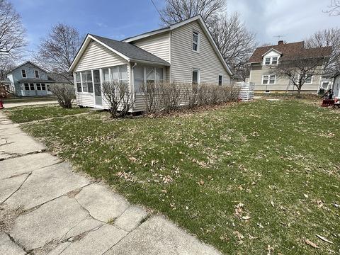 308 S Base St, Morrison, IL 61270 photo 3