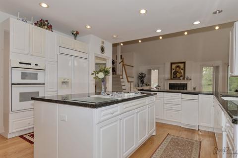 4 Enclave Ct, Burr Ridge, IL 60527 photo 7