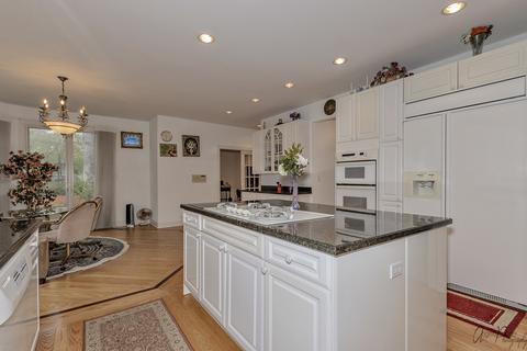 4 Enclave Ct, Burr Ridge, IL 60527 photo 8