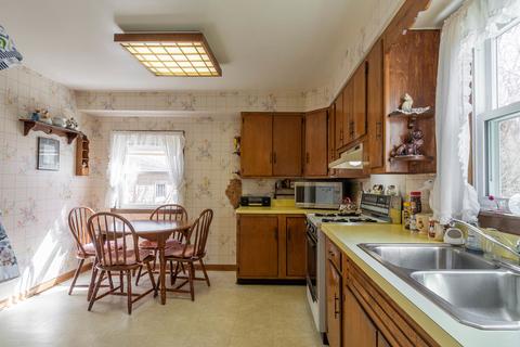 381 Hamilton Ave, Elgin, IL 60123 photo 8