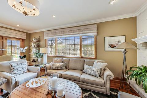 2011 W Mark Ter, Mount Prospect, IL 60056 photo 13